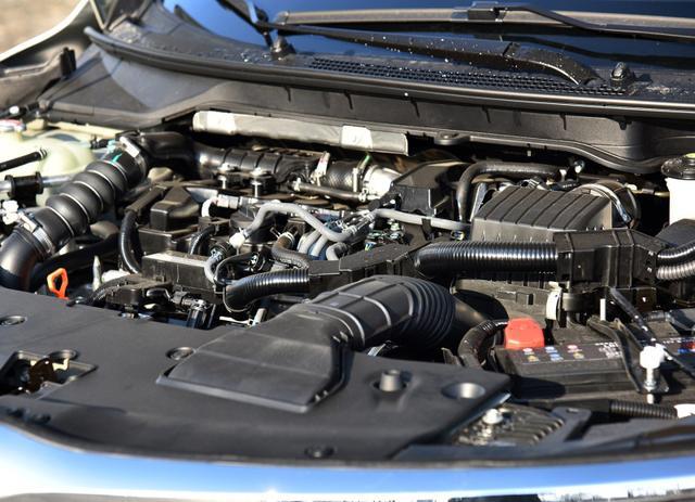 15万内日系轿车PK，本田凌派对比丰田卡罗拉，谁才是性价比之王？