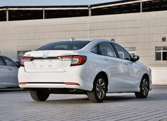 15万内日系轿车PK，本田凌派对比丰田卡罗拉，谁才是性价比之王？