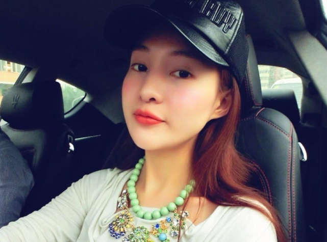 31岁炫富女郭美美:从网红鼻祖到两次入狱,亲妈才是罪魁祸首__财经头条