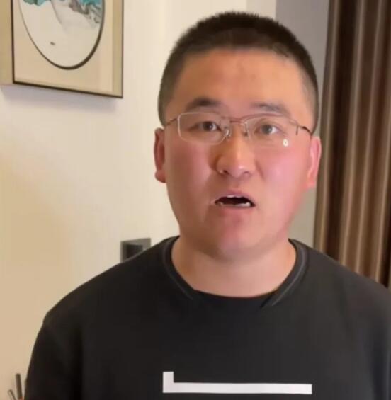 自己不掏钱,却忽悠粉丝氪金打榜!笑神姜涛向家人们正式道歉