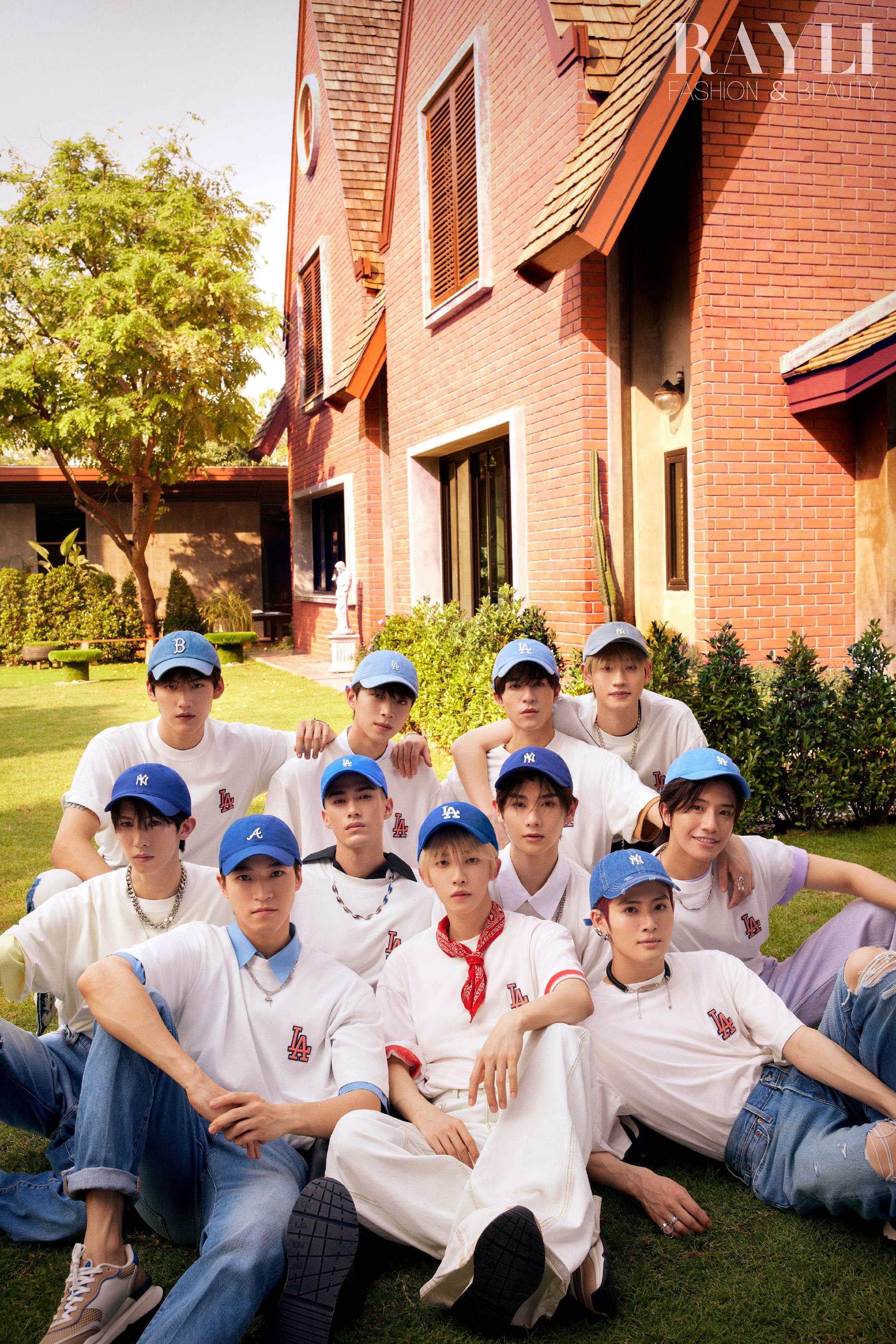 最新杂志大片上线!来看看朝气蓬勃的into1吧!校园感拉满!