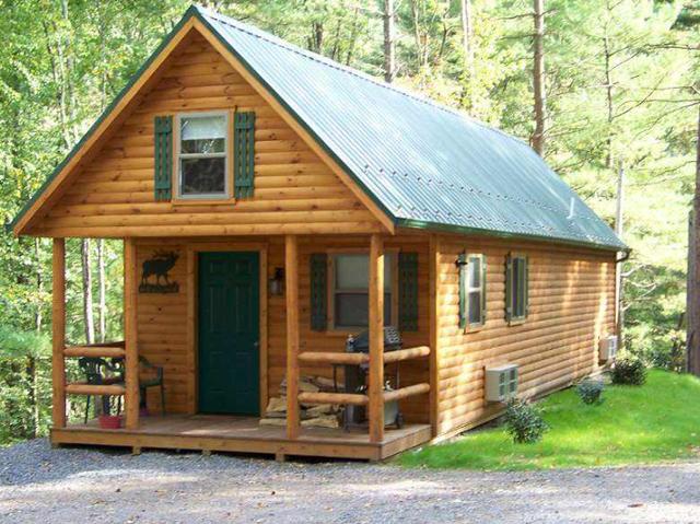 农村有地的别盖大别墅用木桩造个小木屋冬暖夏凉住着太舒服