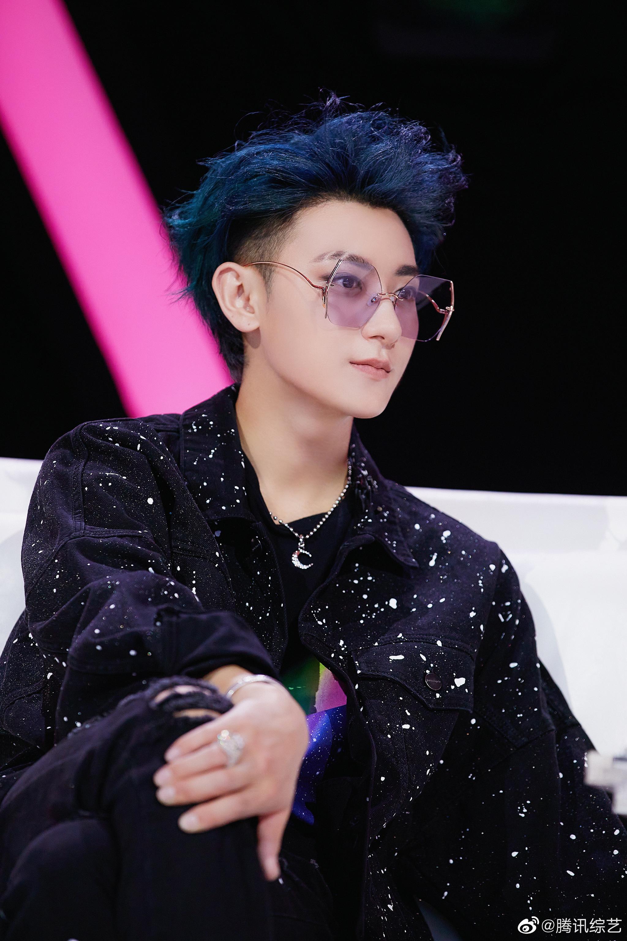 今日份的韬教练@ykybtao-黄子韬 帅气营业!