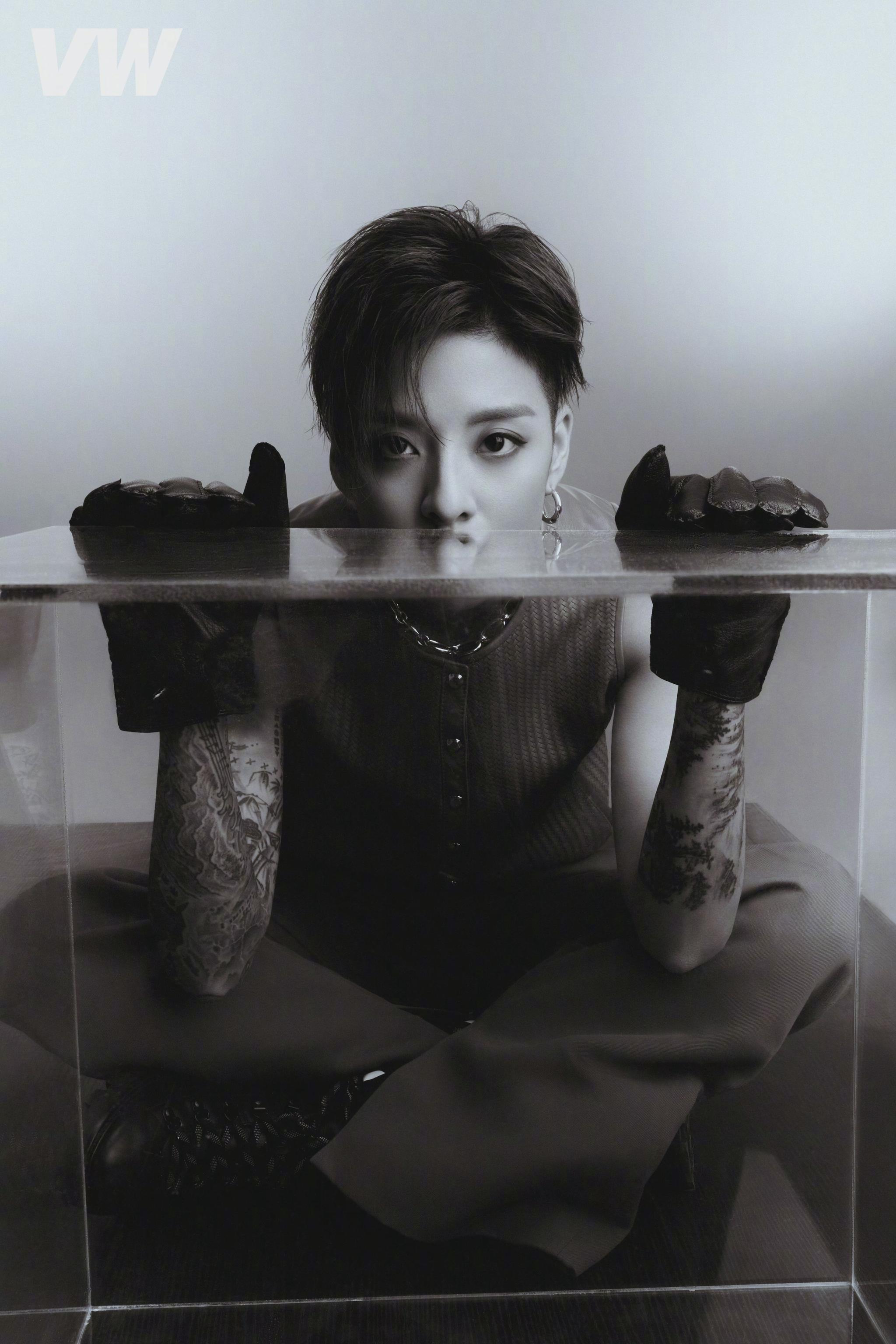 刘逸云vwmagazine纸刊首刊封面人物