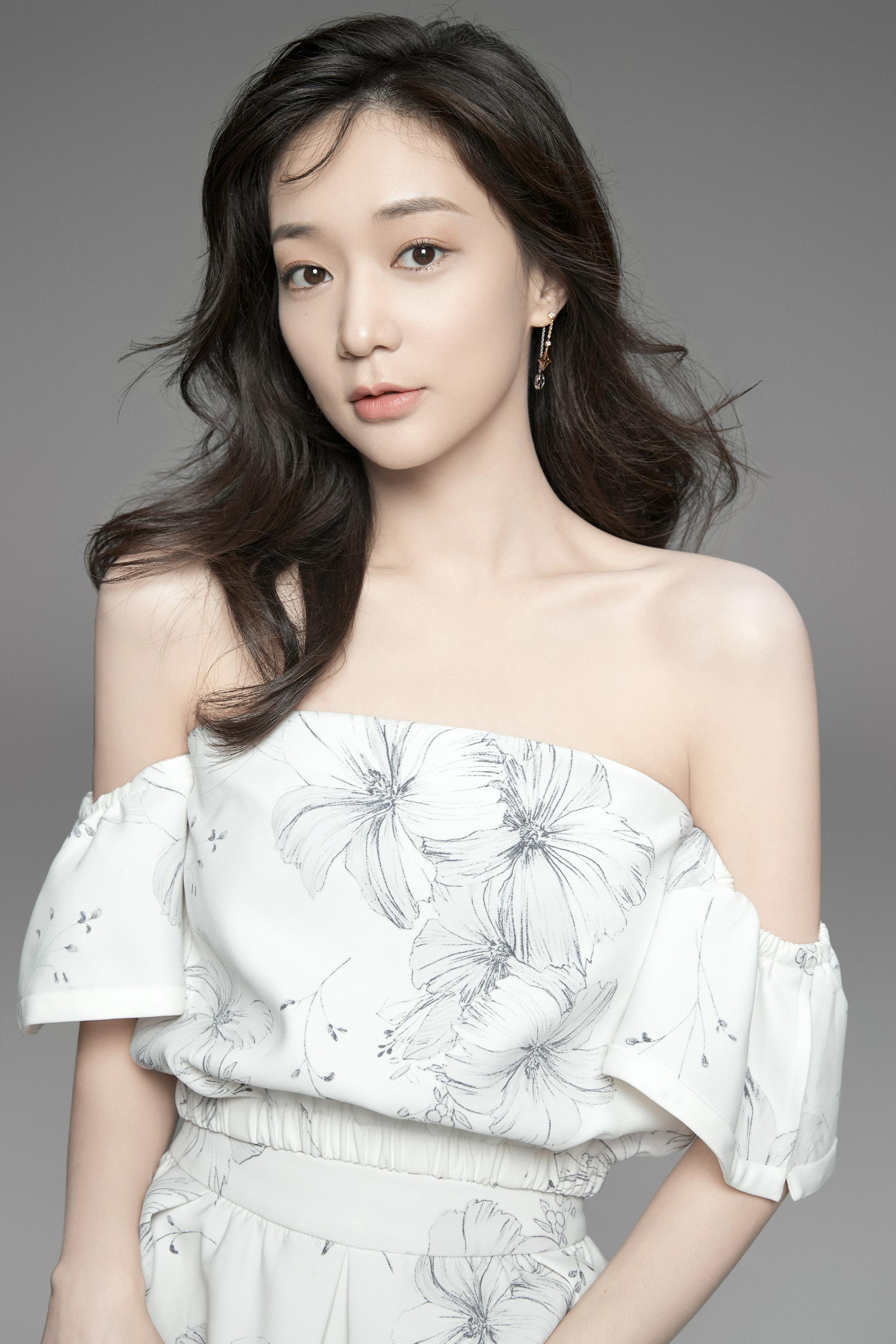 繁花白裙大片上线～前程锦绣,遇见美好|繁花|陈诗敏_新浪新闻