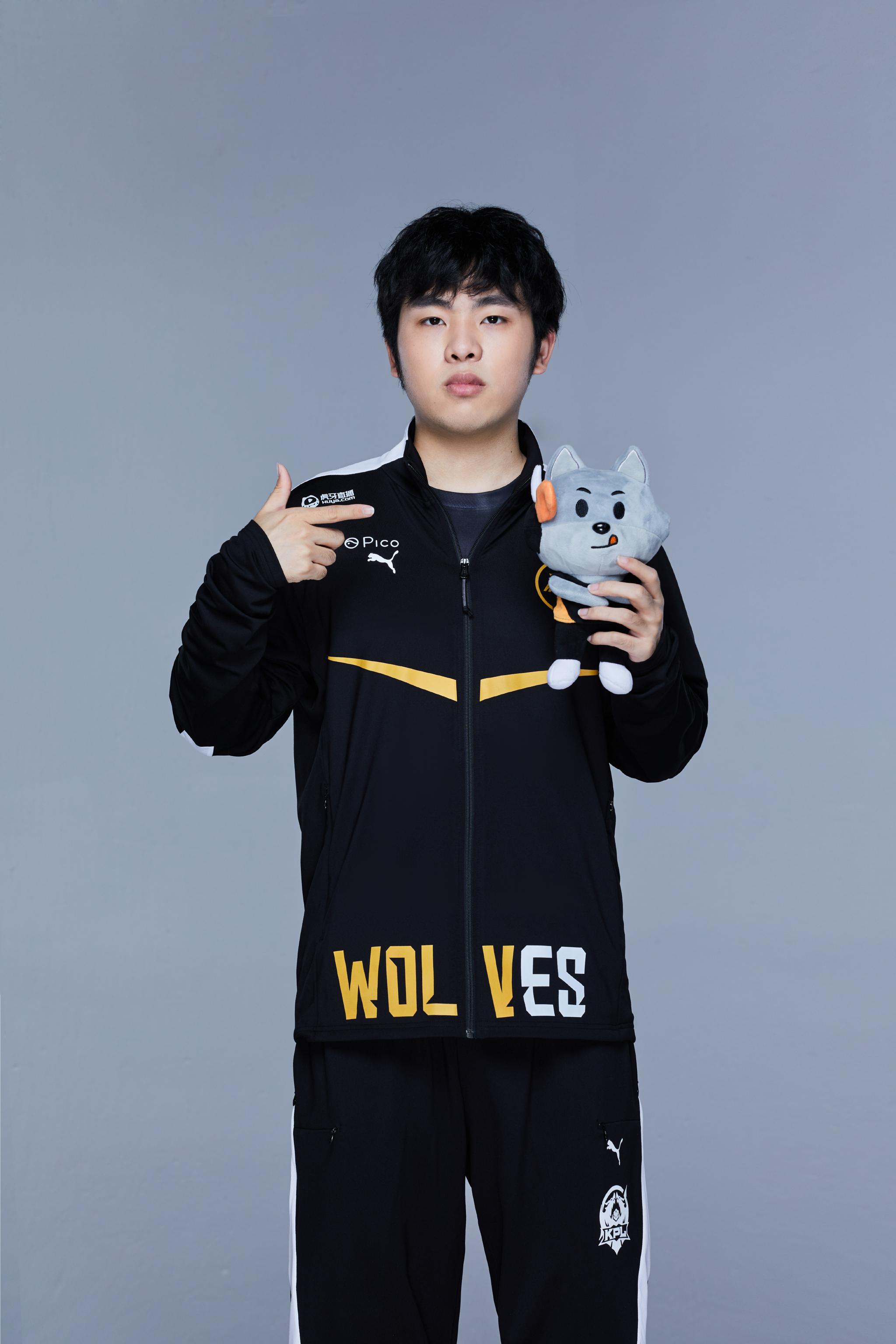 重庆狼队2022kpl春季赛定妆照part1