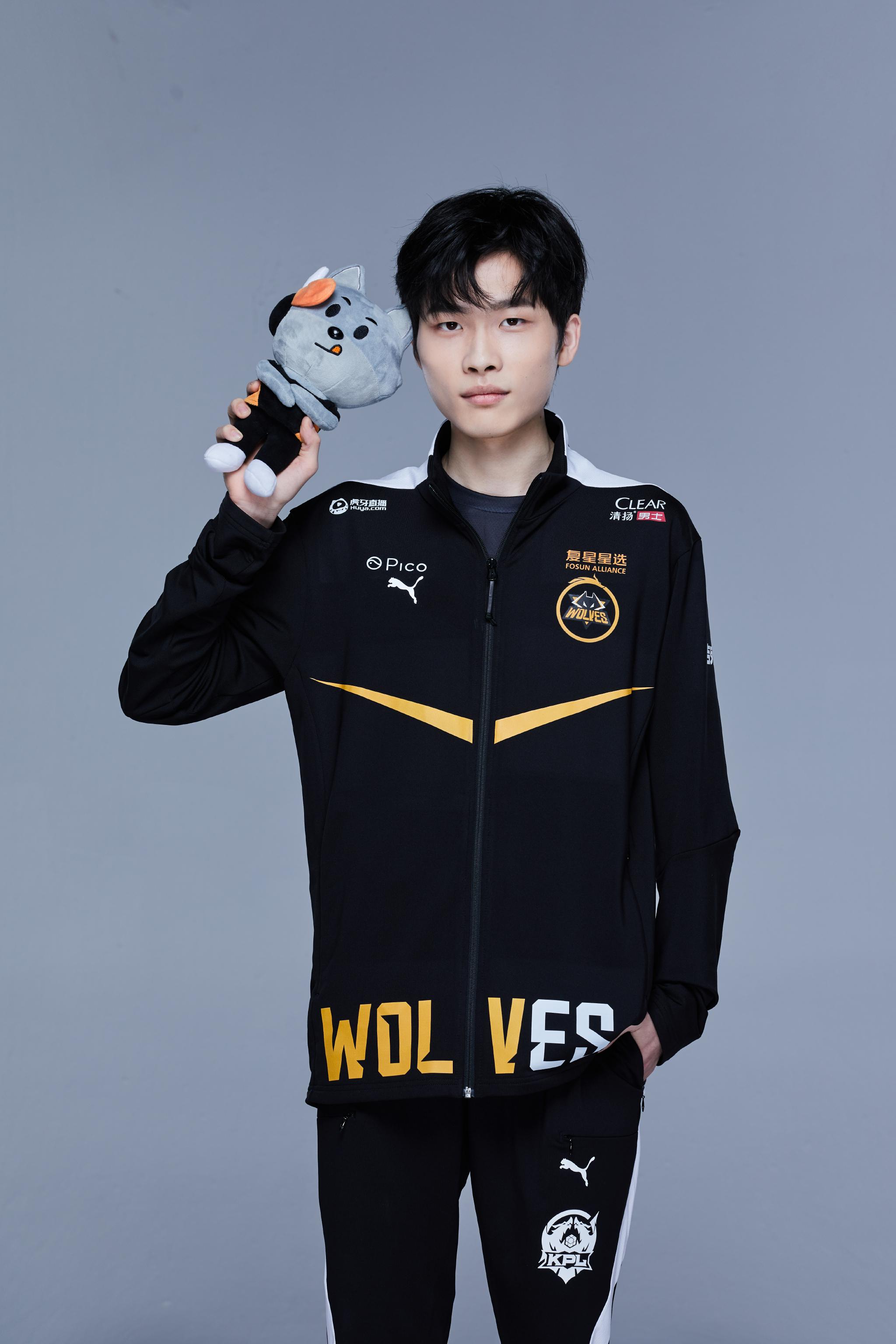 重庆狼队2022kpl春季赛定妆照part1