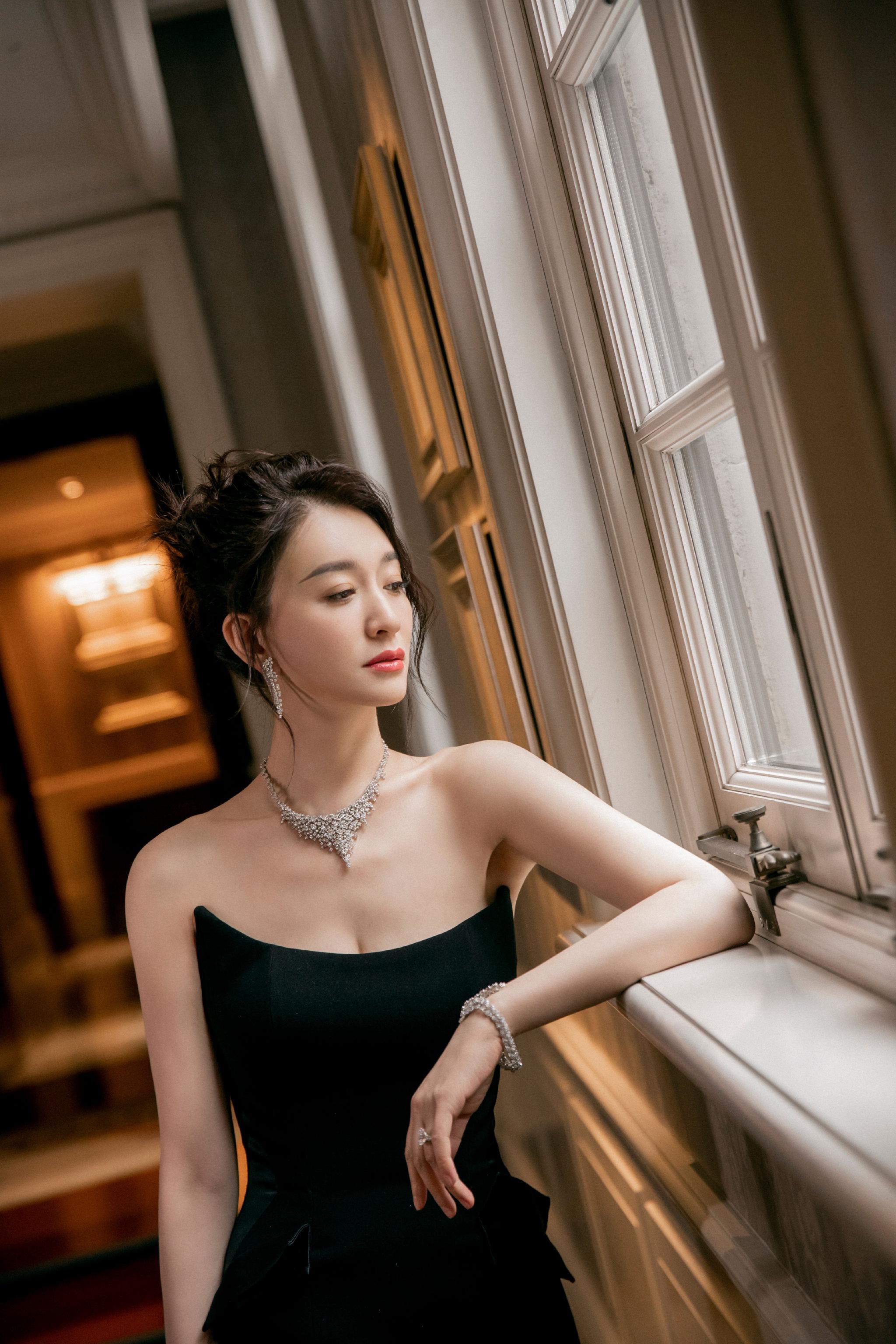 近期几次公开露面的李小冉