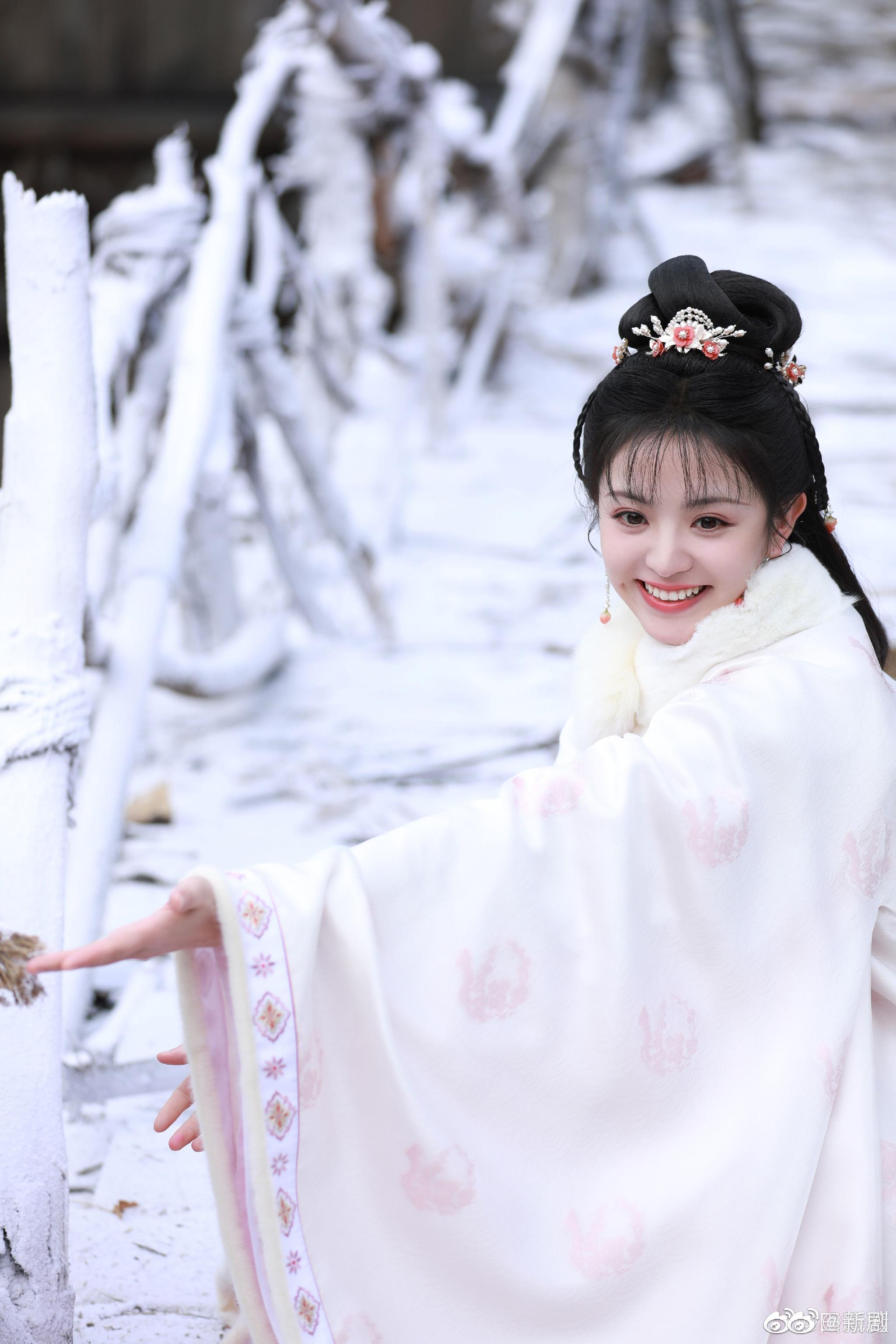 “瑞雪兆丰年” 这是什么粉雕玉琢的小白兔,太阔爱辽__财经头条