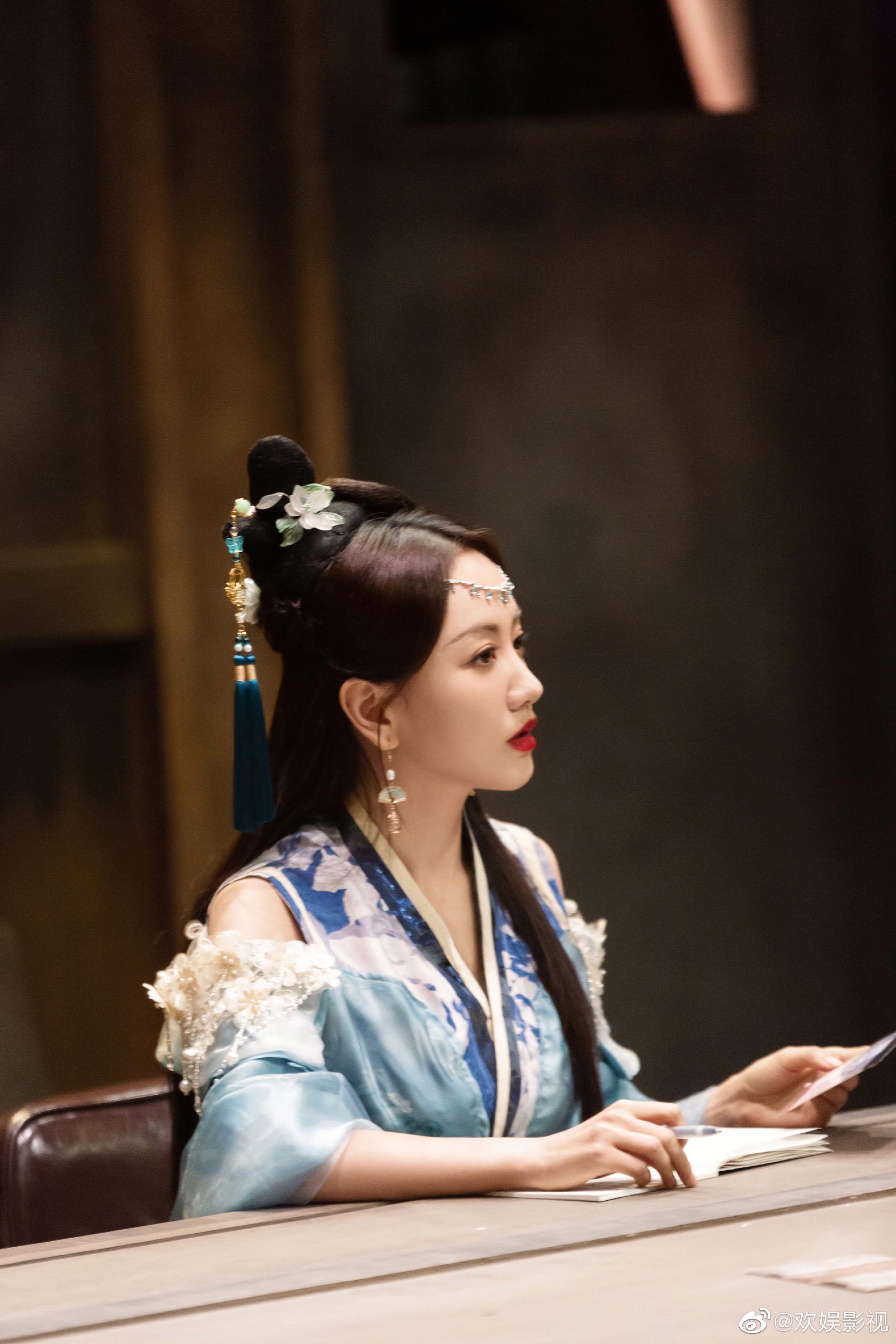 快手暗藏玄机：假人账号狂买花呗，新型骗局浮出水面 (快手上有个神秘人是谁2千多万粉丝)-初仟社区