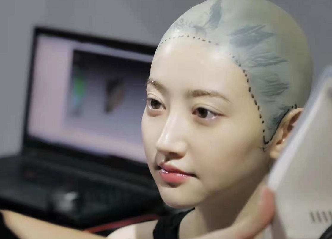 32岁景甜素颜似剥壳鸡蛋皮肤比工作人员白十倍连毛孔都看不见