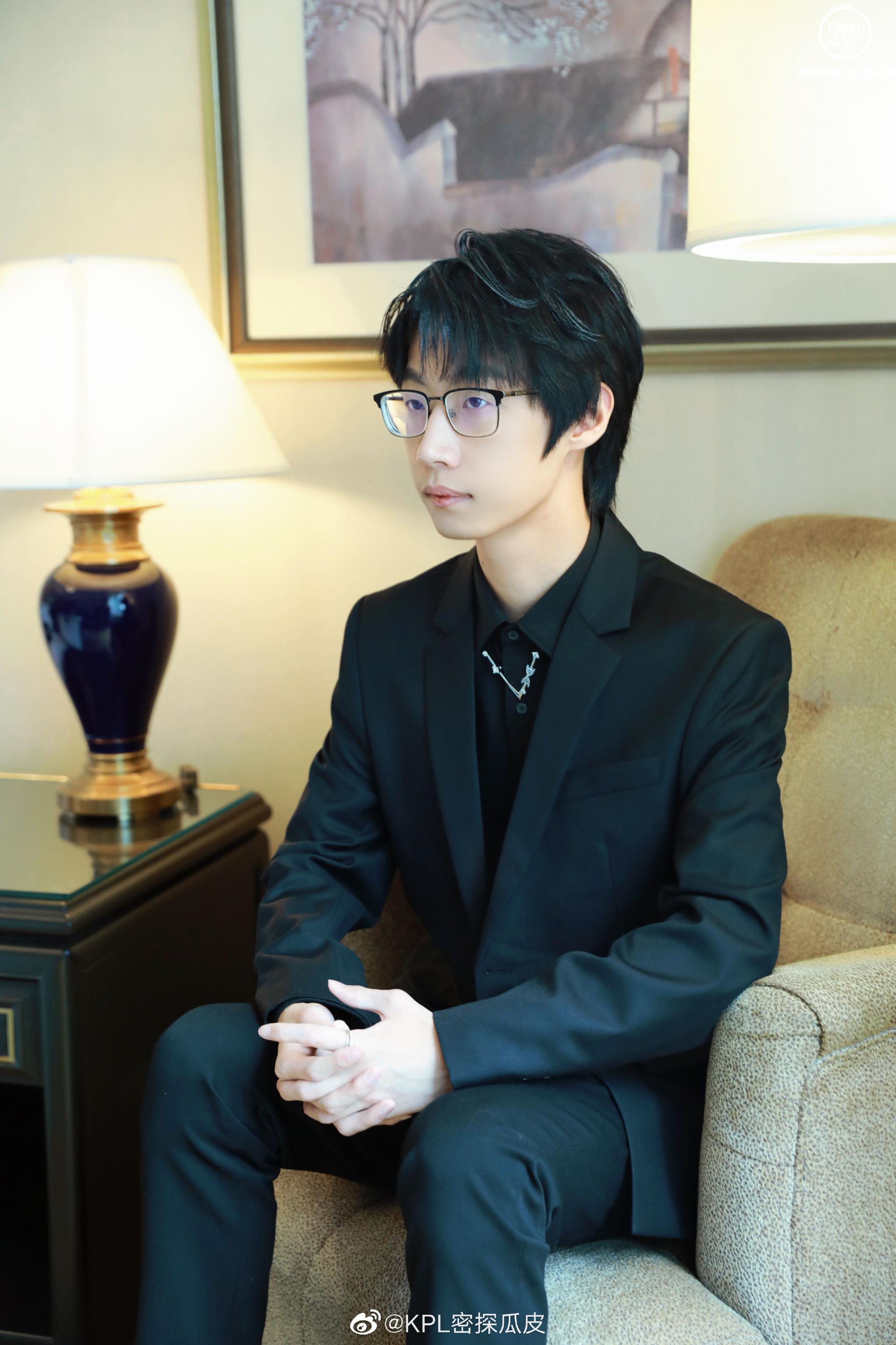 发现一个挑染发型后的北京wb暖阳今日份的帅气小林请查收