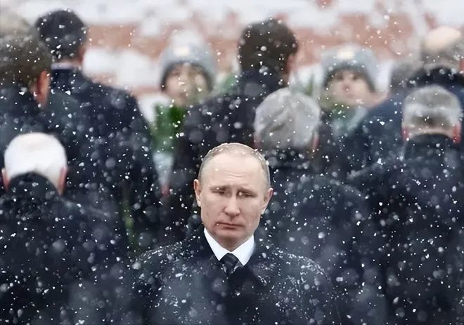 乌军三面合围红利曼，俄军会一败再败吗？休闲区蓝鸢梦想 - Www.slyday.coM