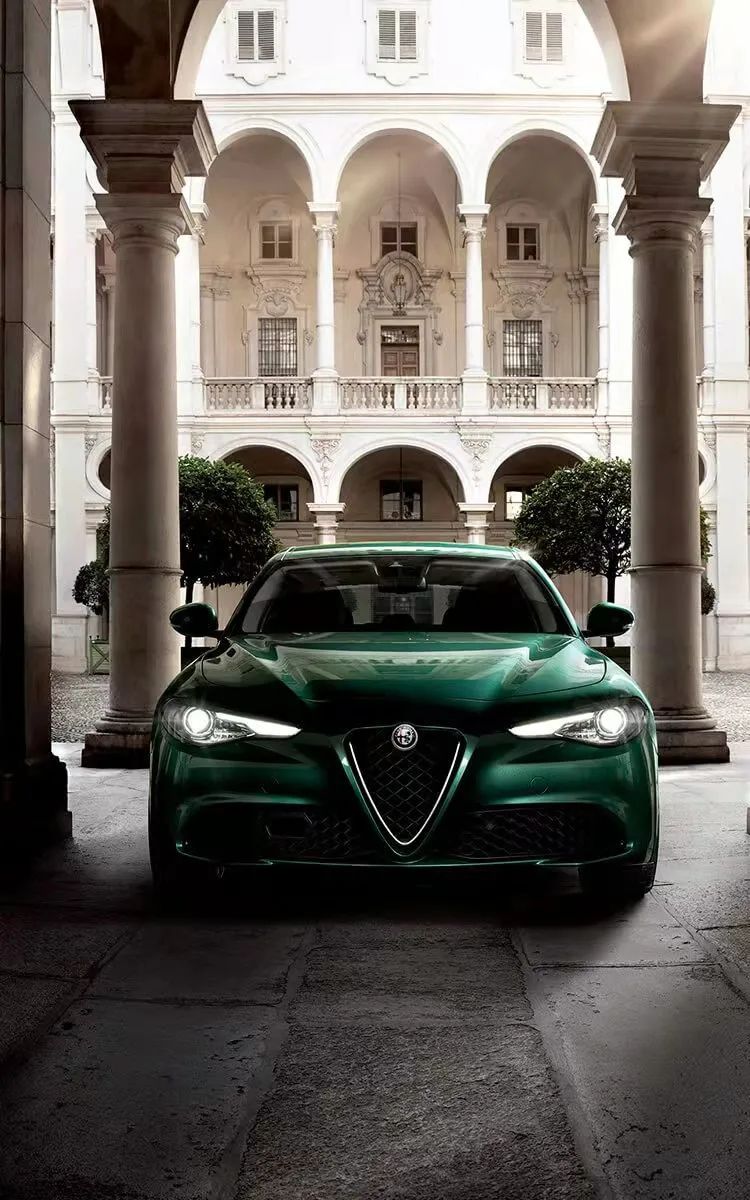 同级性能天花板2022款阿尔法罗密欧giulia上市