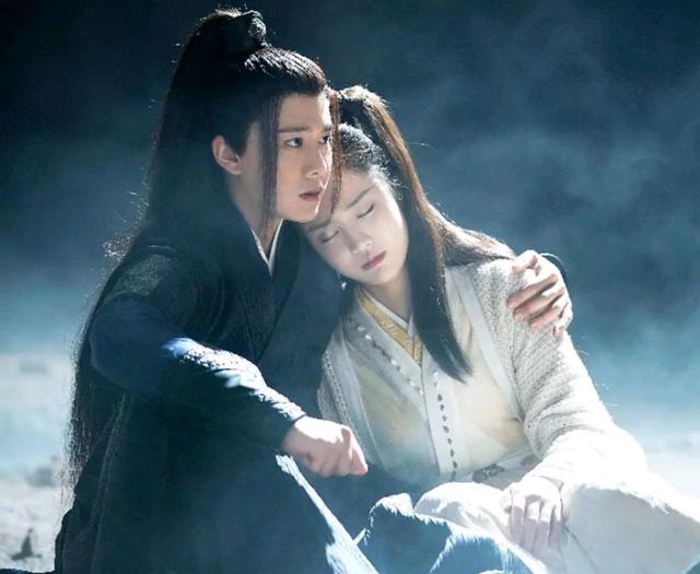 《暮白首》剧情错乱,任嘉伦张慧雯cp感强,男女主开启倍速恋爱