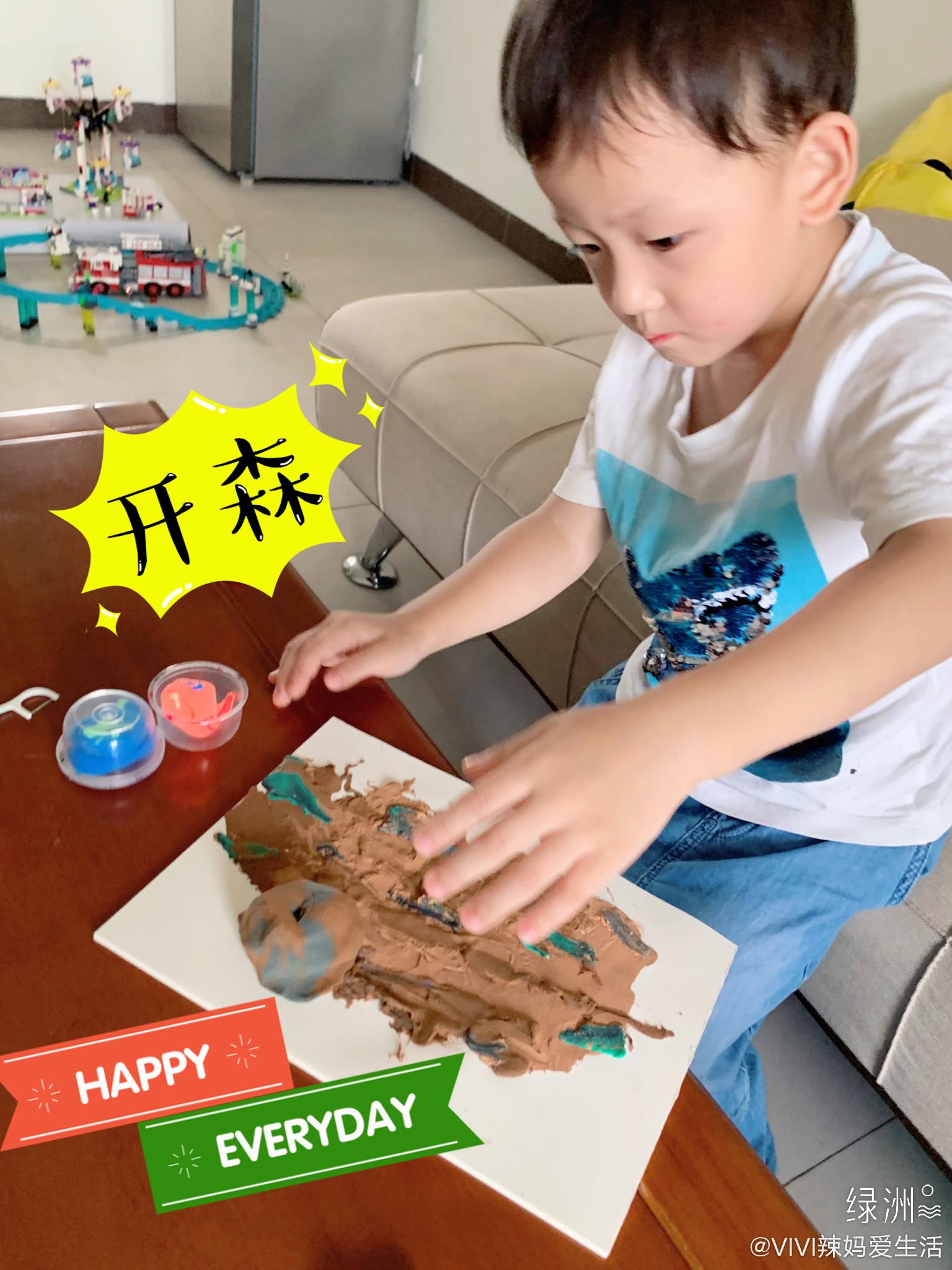 很多小朋友都喜欢玩粘土