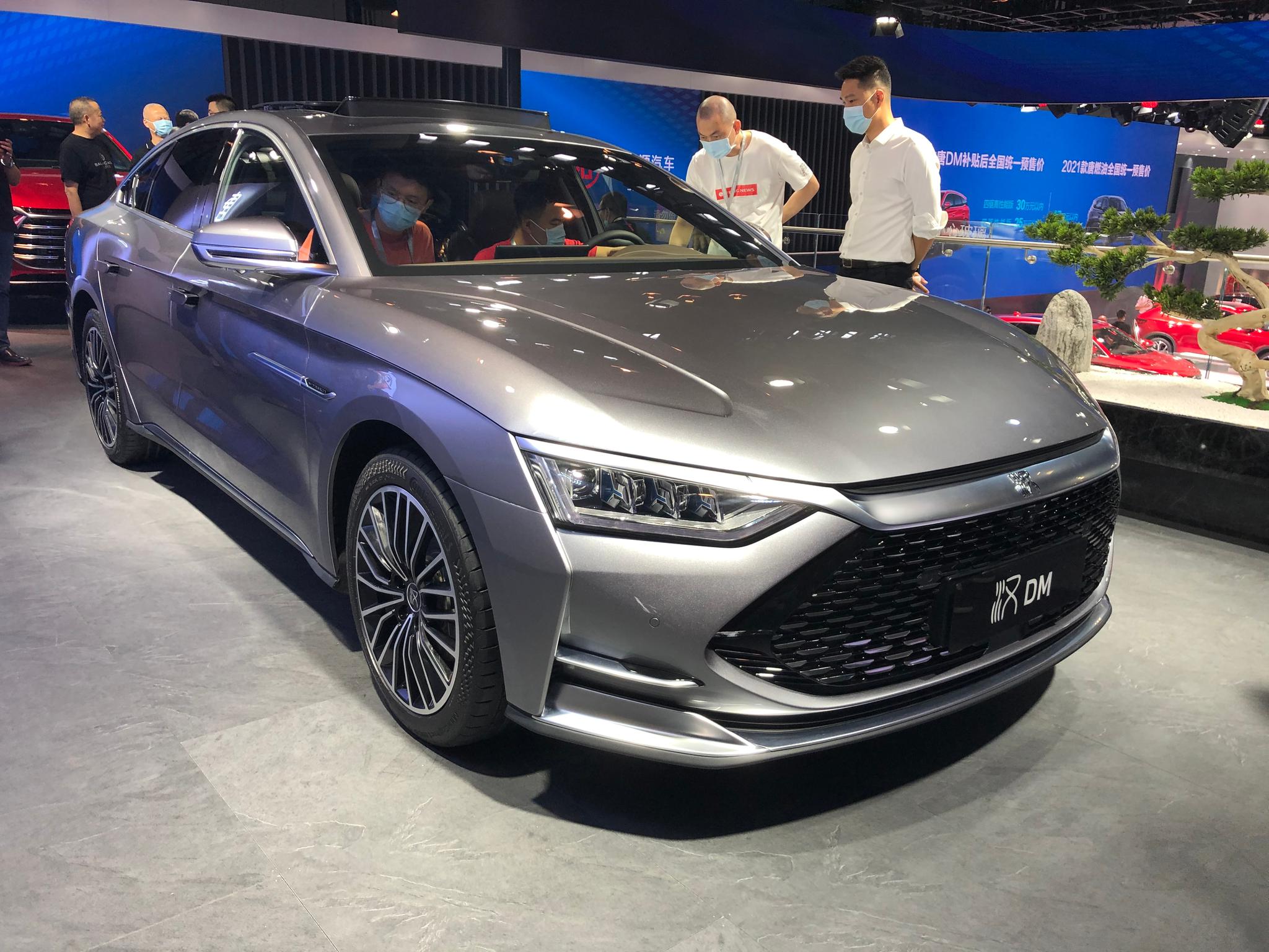 昨天答应大家的银色比亚迪汉