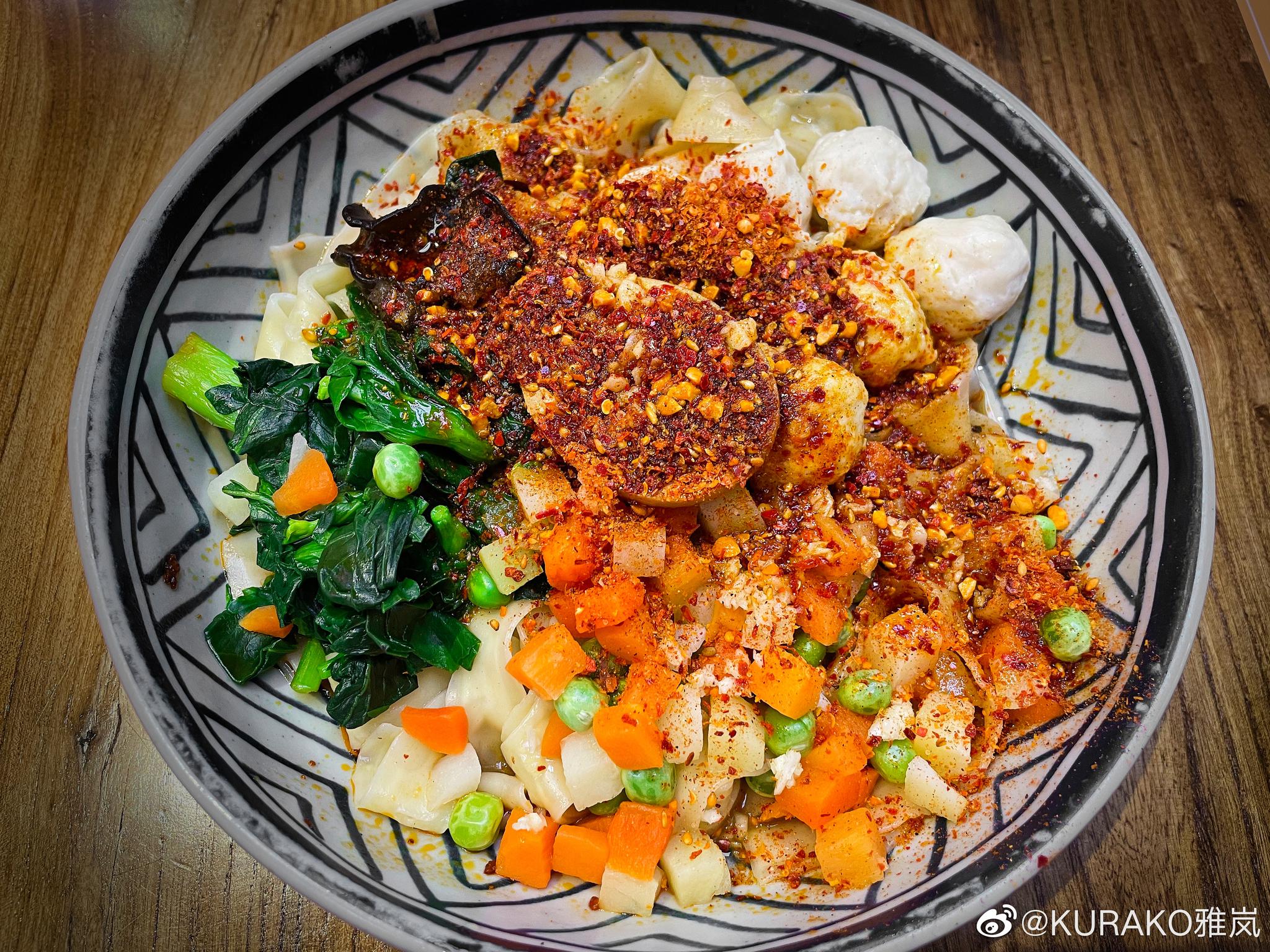 油泼面,臊子干拌面,还有……最后那碗你能看出来是个啥么_高清图集