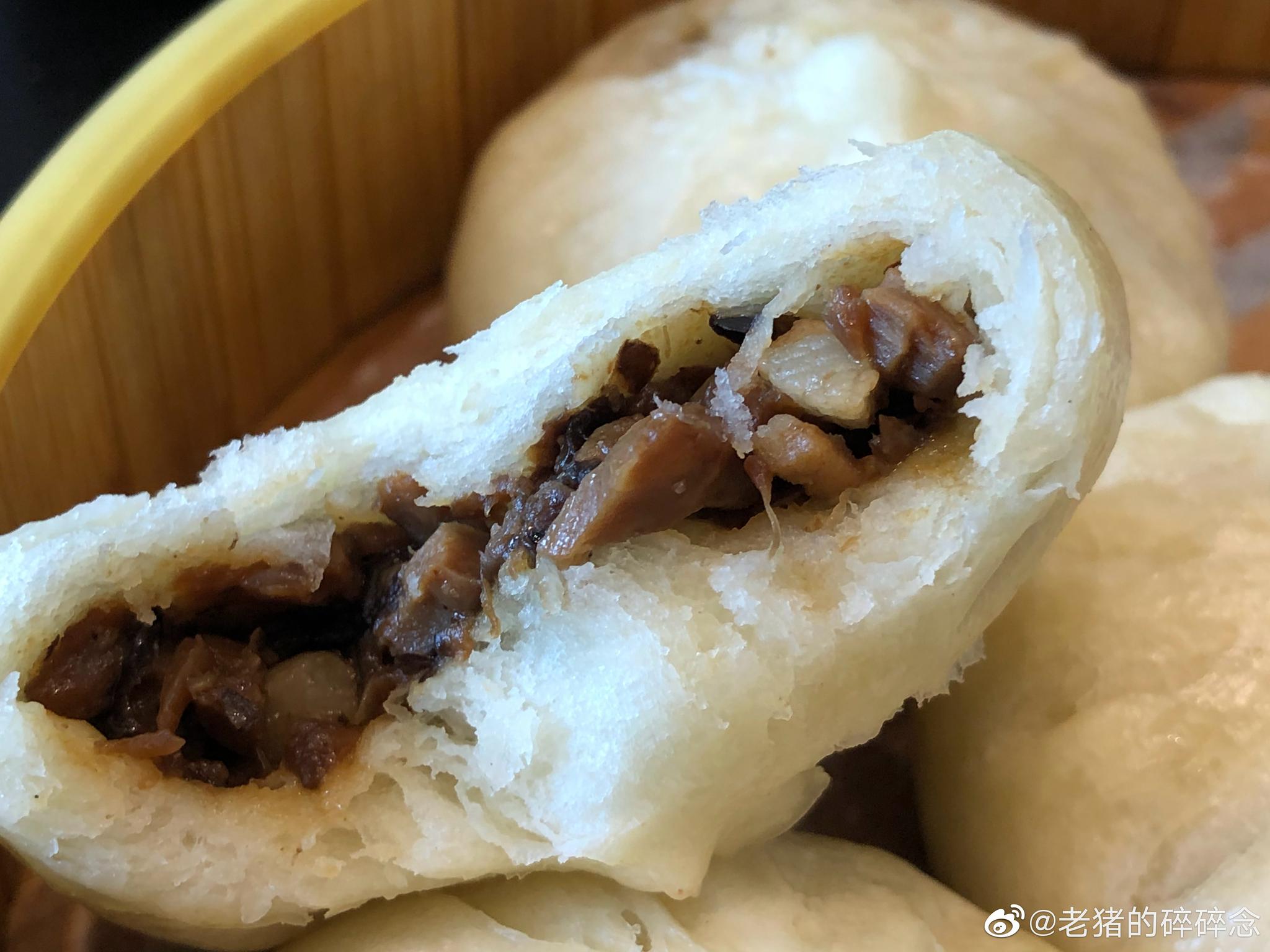 昆明美食记|三鲜米线 小锅米线 破酥包