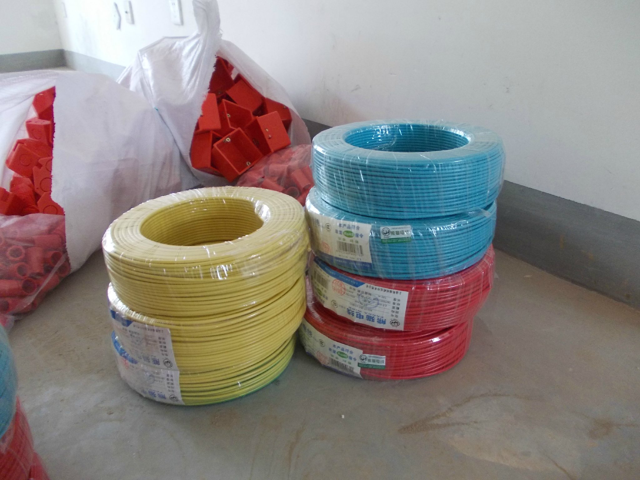 之前监理@王志勤 去上海普陀区金小姐家水电材料进场验收材料