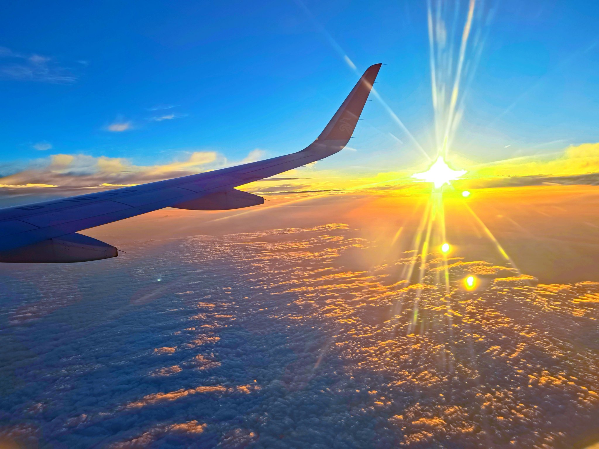 飞机上拍摄晚霞和日落