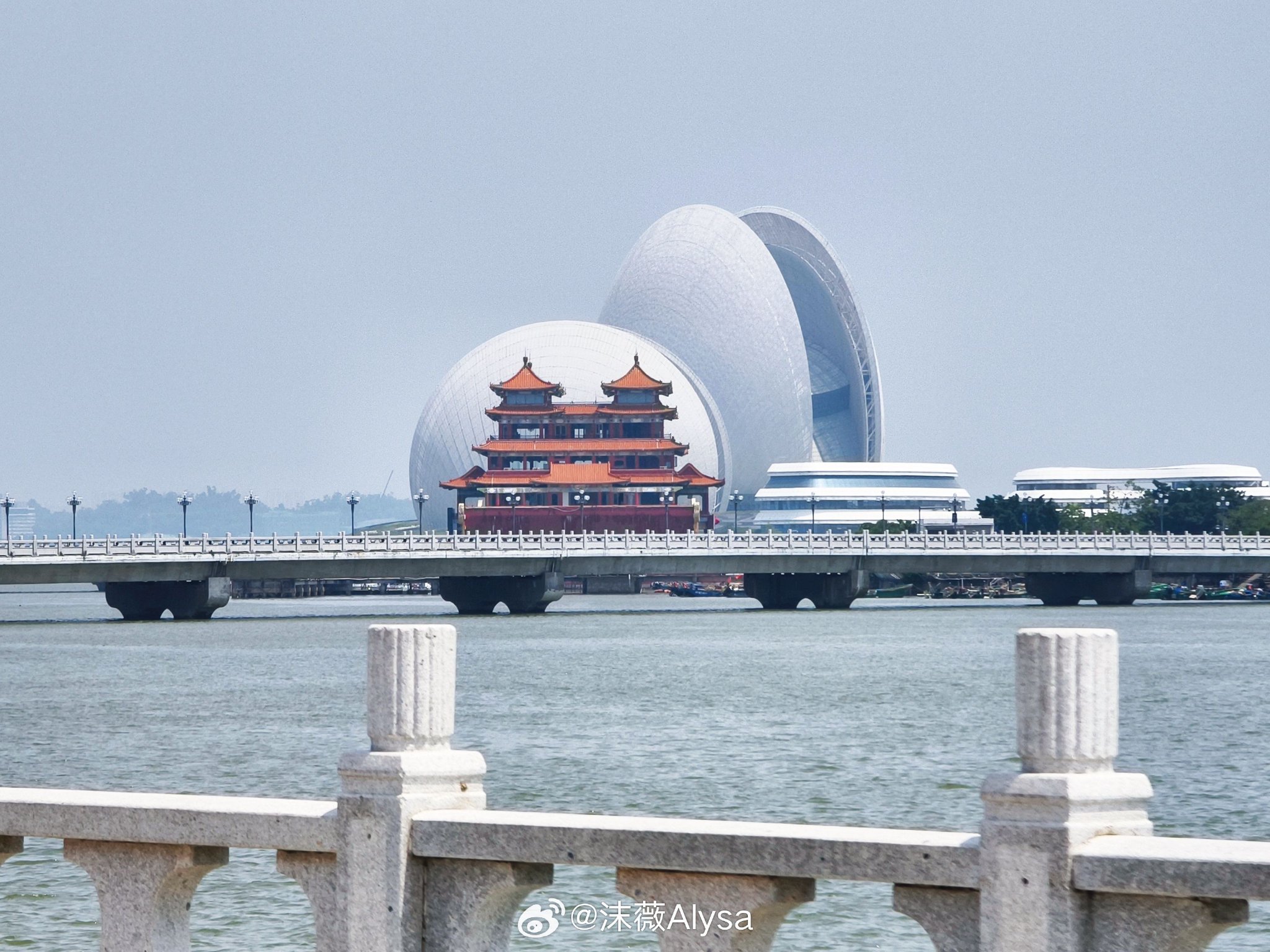 又见日月贝!98开着穿梭在珠海海边