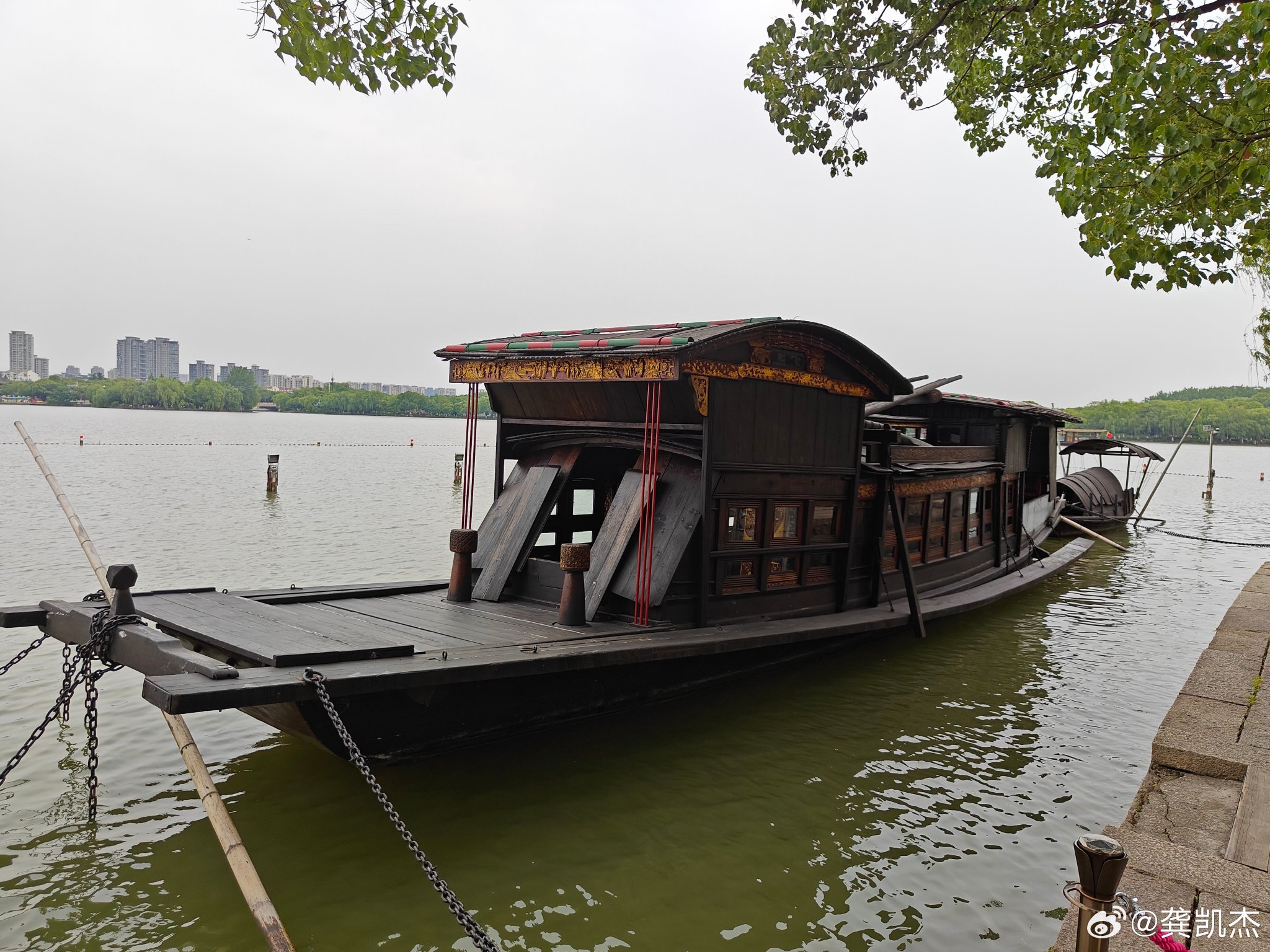 嘉兴南湖,红船起航地