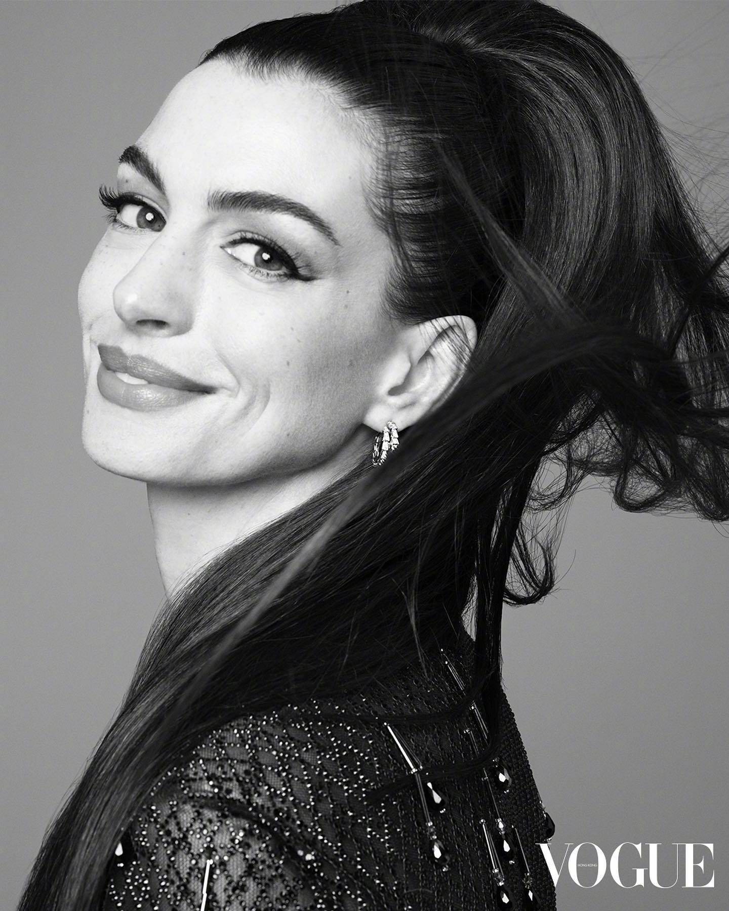 安妮海瑟薇anne hathaway 身穿giorgio armani