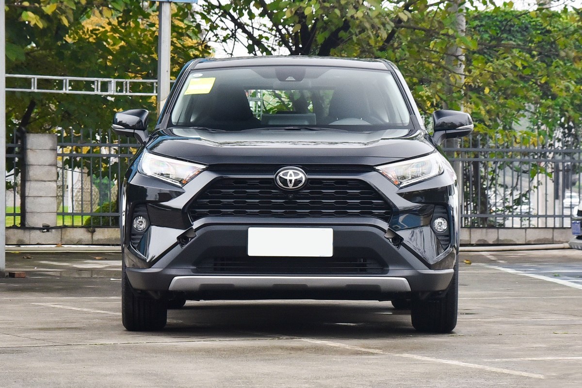 20万买SUV，家用是选RAV4还是CR-V？比一下就知道了