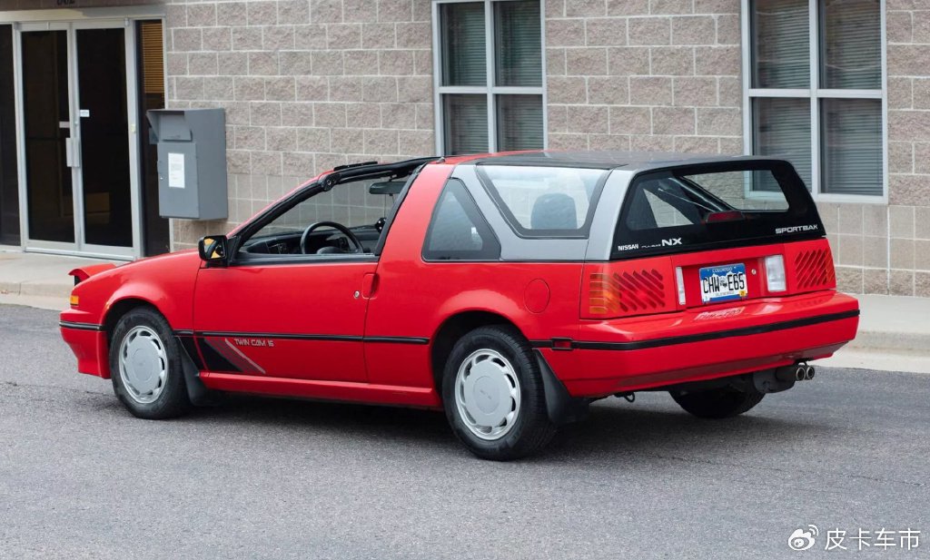 1988年的日产pulsarsportbak集轿跑车旅行车和皮卡于一体