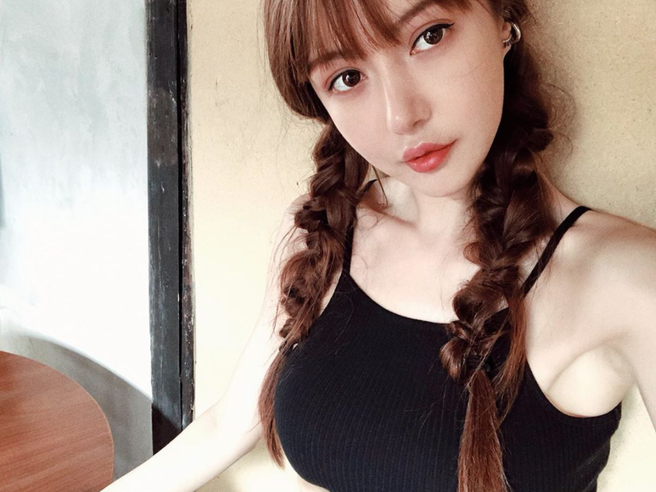 脱掉衣服41岁萧潇真实身材曝光网友惊叹这身材太离谱