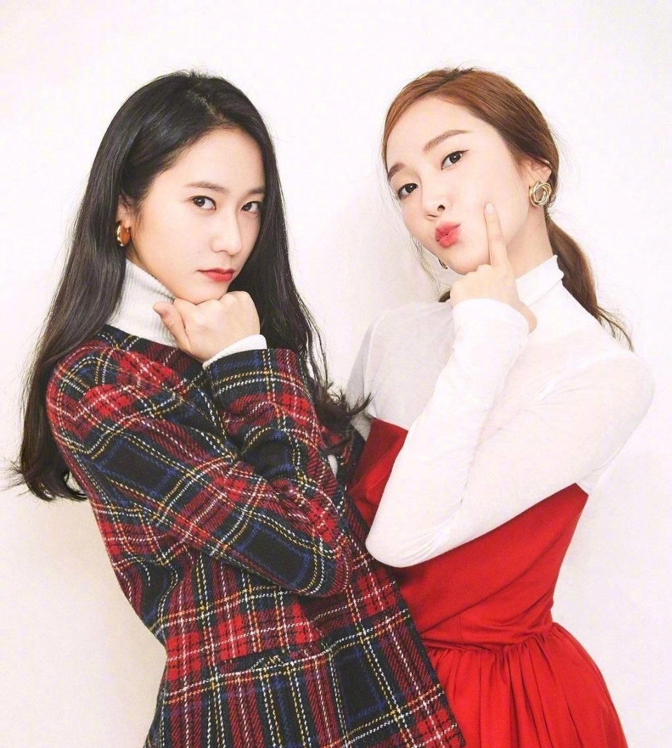 好久没有看到jessica和krystal姐妹合体的美颜暴击了!