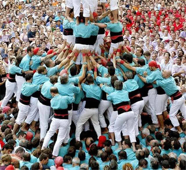 6千人叠罗汉创造新高度 德奥罗兰诠释铝家居经典!