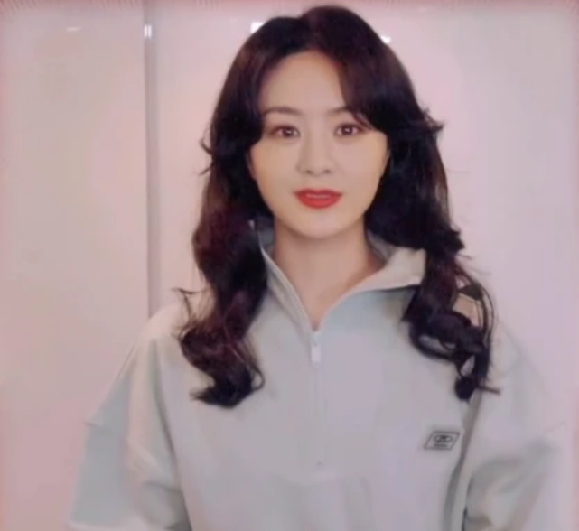 赵丽颖辟谣为新戏特意增肥，笑称角色使然，粉丝：演什么像什么休闲区蓝鸢梦想 - Www.slyday.coM