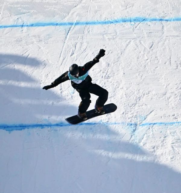 再创历史！苏翊鸣夺单板滑雪男子大跳台金牌休闲区蓝鸢梦想 - Www.slyday.coM