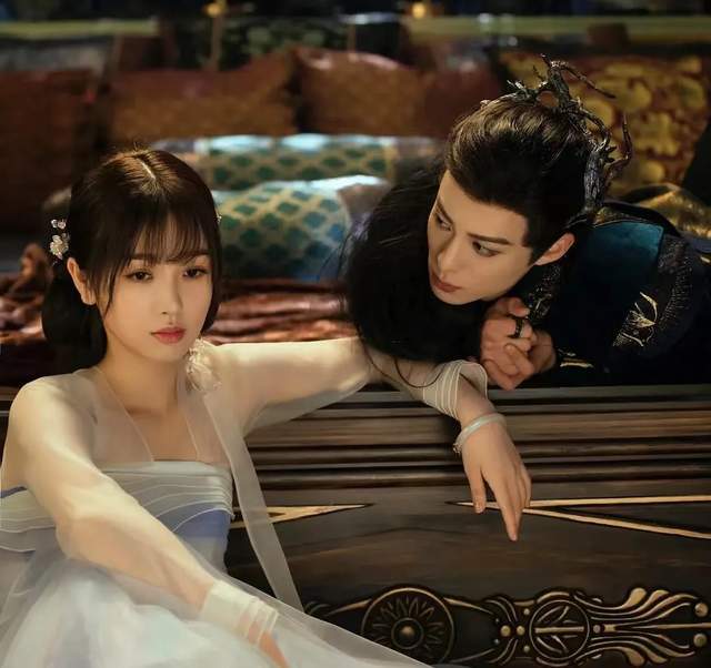 《苍兰诀》完美收官,成毅和杨紫的《沉香重华》口碑也在悄然上升休闲区蓝鸢梦想 - Www.slyday.coM 《苍兰诀》完美收官,成毅和杨紫的《沉香重华》口碑也在悄然上升休闲区蓝鸢梦想 - Www.slyday.coM