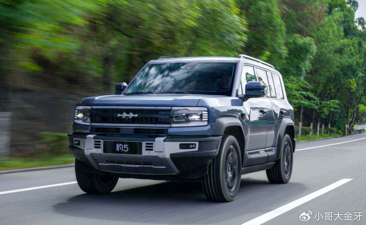 方程豹全家族亮相献礼比亚迪-新浪汽车