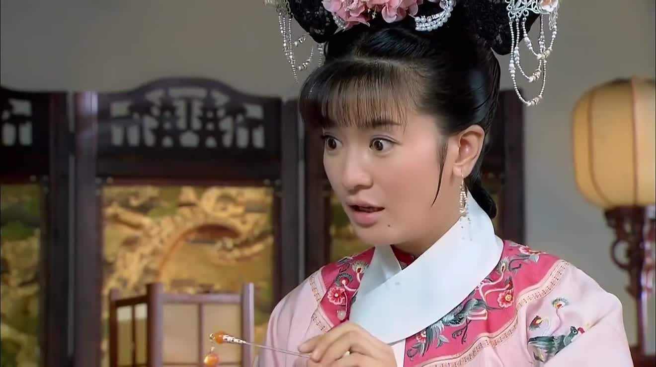 新还珠格格小燕子热情过头竟拿发簪刺到愉妃头皮