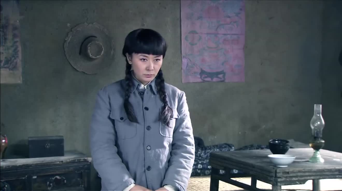 尖刀出鞘:战士在老乡家吃饭,下意识说了句多谢,老乡脸色变了