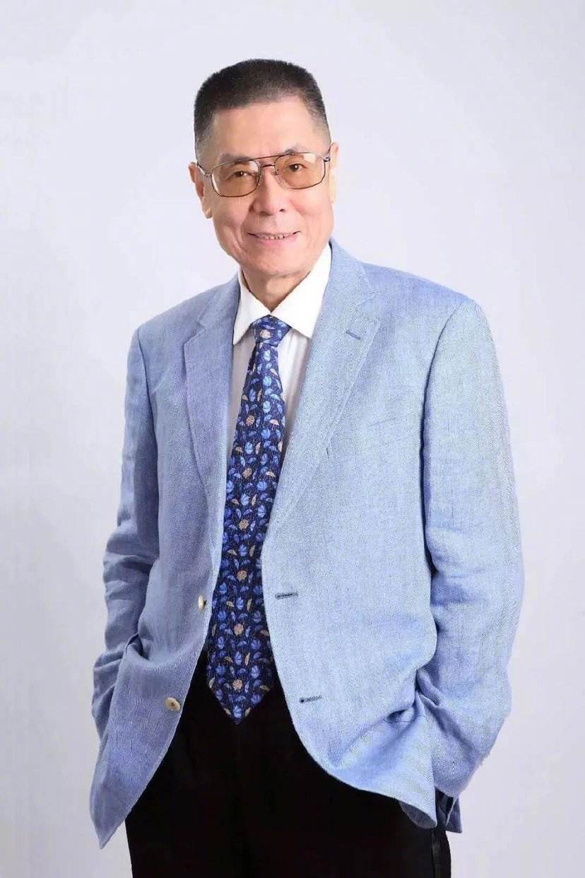 国宝级钢琴大师刘诗昆在当过爷爷之后再次当爸,44岁的妻子诞下一女