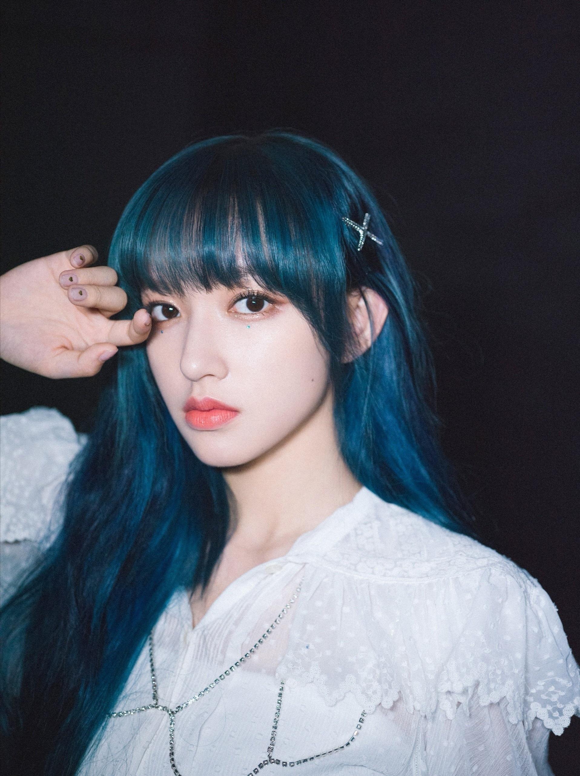 盘点那些像是从漫画里走出来的"蓝发爱豆"