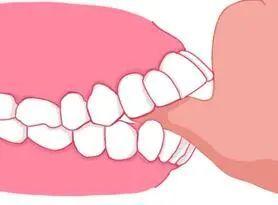 宝宝喜欢吃手手到底要不要管