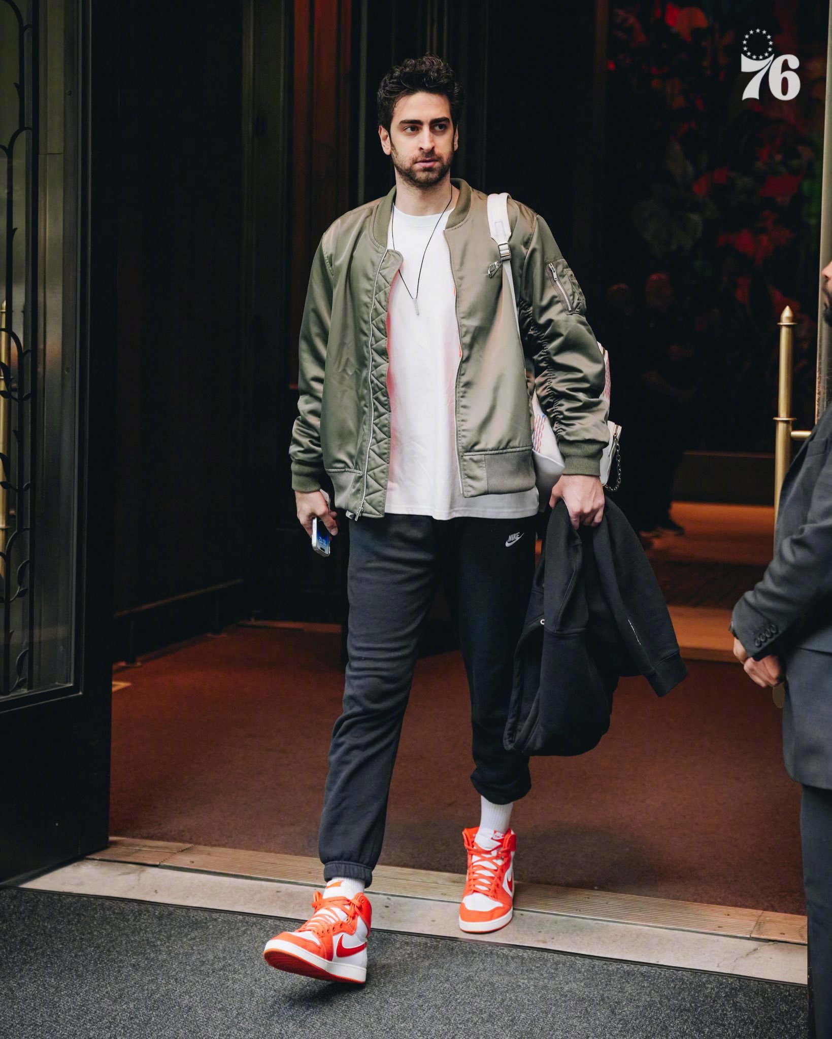 今日球员穿搭look谁是最佳型男