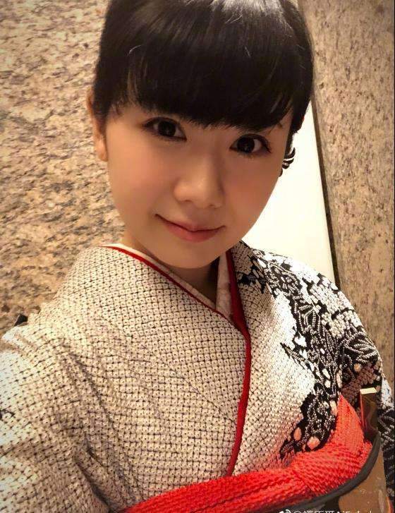 34岁福原爱近照曝光素颜出镜美丽动人带娃出游母爱满满