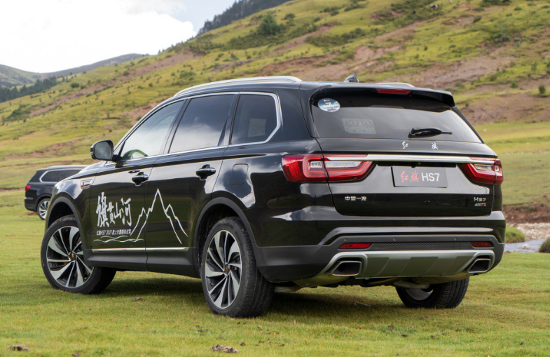 冷门国产“豪车”对比，北京BJ80对比红旗HS7谁更出色？