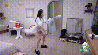 张天爱直播开场即惊艳！截图颜值真的好绝，开口秒变甜妹休闲区蓝鸢梦想 - Www.slyday.coM