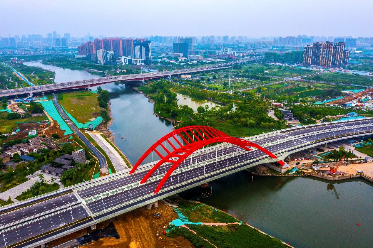 安徽合肥国内最大跨度非对称无推力钢拱桥建成通车