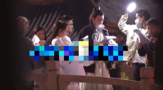 冯绍峰当她的面抽烟，金瀚和她拍吻戏前也抽烟，这个女演员有点惨休闲区蓝鸢梦想 - Www.slyday.coM