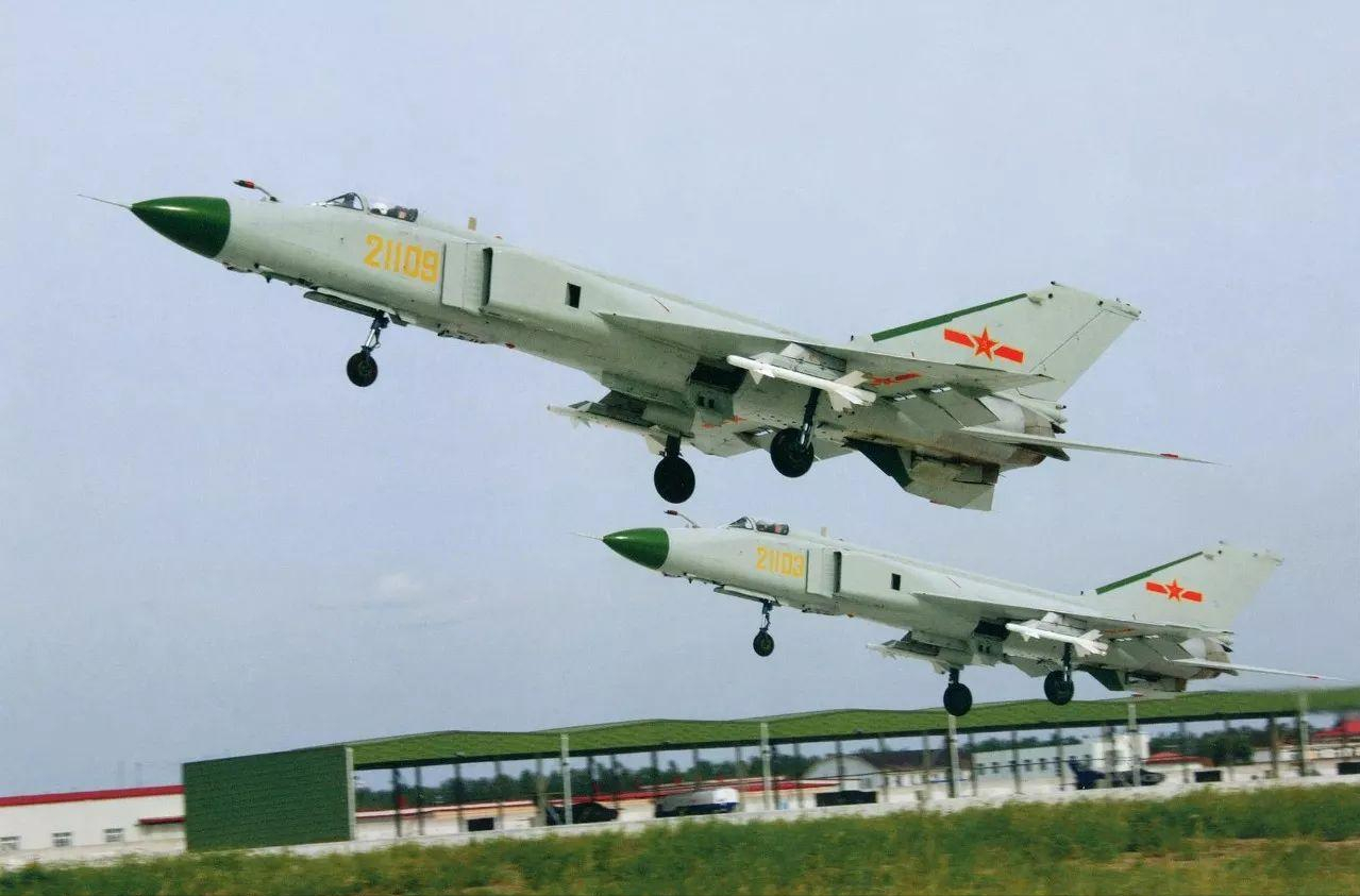 风雨50年枪挑f22鱼窝孵化的长须鲸歼8战机还在发光发热