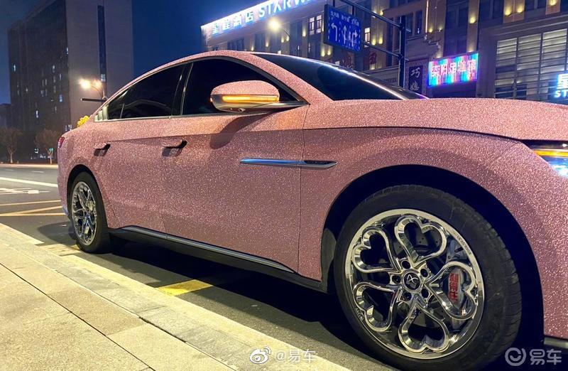 美女的比亚迪汉ev改装日记,全车改色闪光粉……_高清图集_新浪网